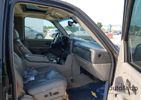 2004 Chevrolet Suburban 1500 Z71 from USA, damaged, VIN 3GNFK16TX4G233260